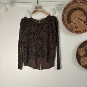 Olivaceous Women's Cheetah Print Cropped Long Sleeve Blouse Brown S